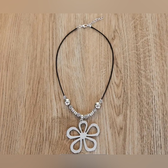 Silver Flower Pendant Necklace - Picture 5 of 6